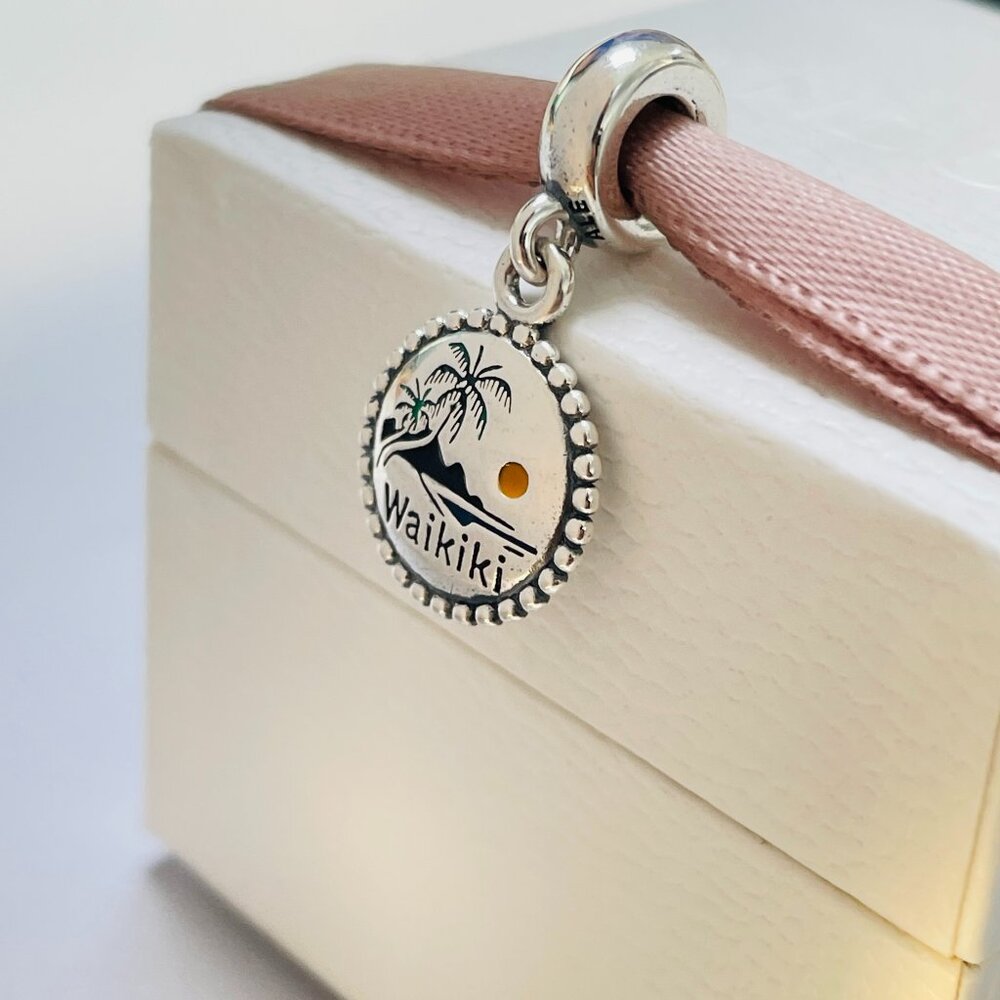 Pandora Hawaii Exclusive Waikiki Beach Charm RARE